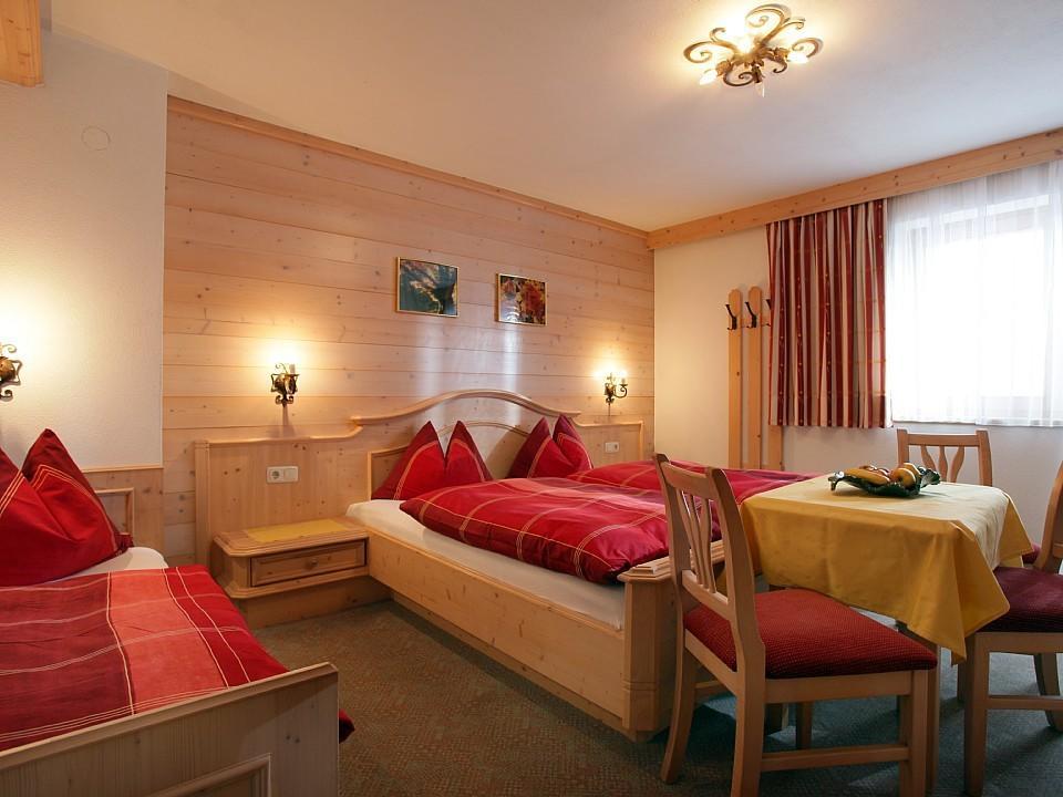 Gastehaus Hofer Apartment Brixen im Thale Bilik gambar