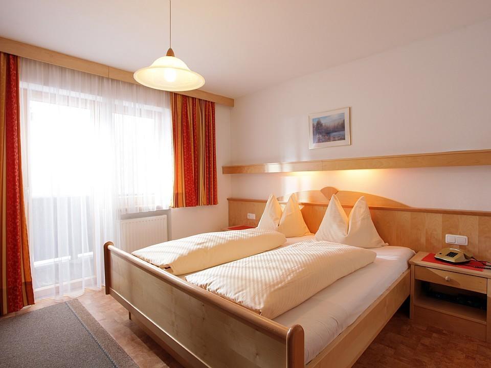 Gastehaus Hofer Apartment Brixen im Thale Bilik gambar